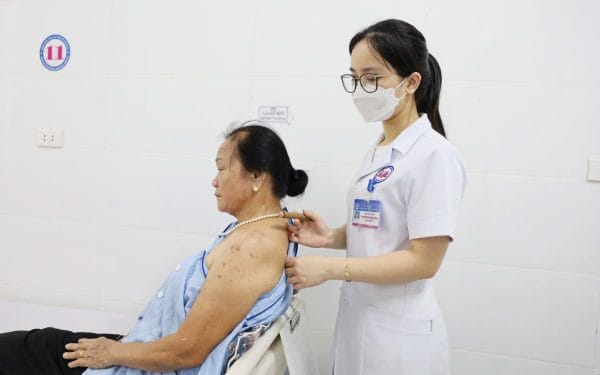 Người đàn ông hải phòng mắc zona thần kinh biến chứng nặng do chủ quan 1 Người đàn ông hải phòng mắc zona thần kinh biến chứng nặng do chủ quan