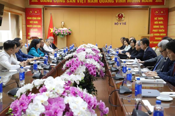 Bộ trưởng Đào Hồng Lan tiếp Chủ tịch Trường Đại học Quốc tế Y tế Phúc lợi Nhật Bản