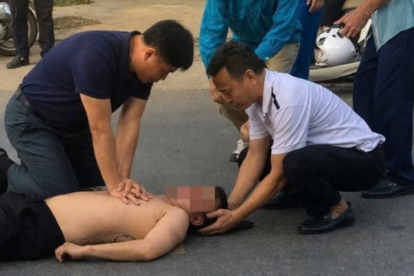 Mang thai ba mươi mốt tuần mới biết cô gái hai mươi tuổi tự phá thai