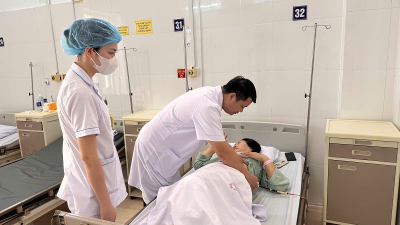 Quảng Ninh triển khai các giải pháp nâng cao chất lượng chăm sóc sức khỏe nhân dân
