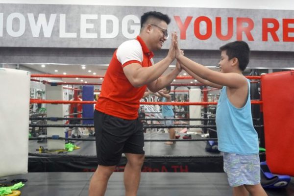 tập gym cho trẻ em