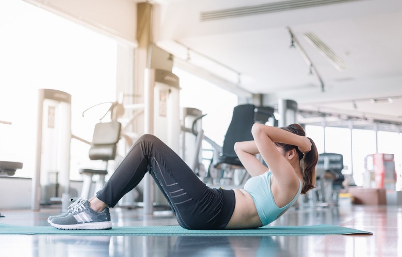 Nguyên nhân tập gập bụng bị đau bụng dưới