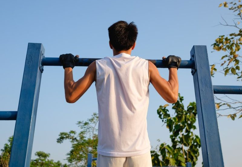 Tập xà đơn bị chai tay, đau tay phải làm sao? 1 Tập xà đơn bị chai tay, đau tay phải làm sao?